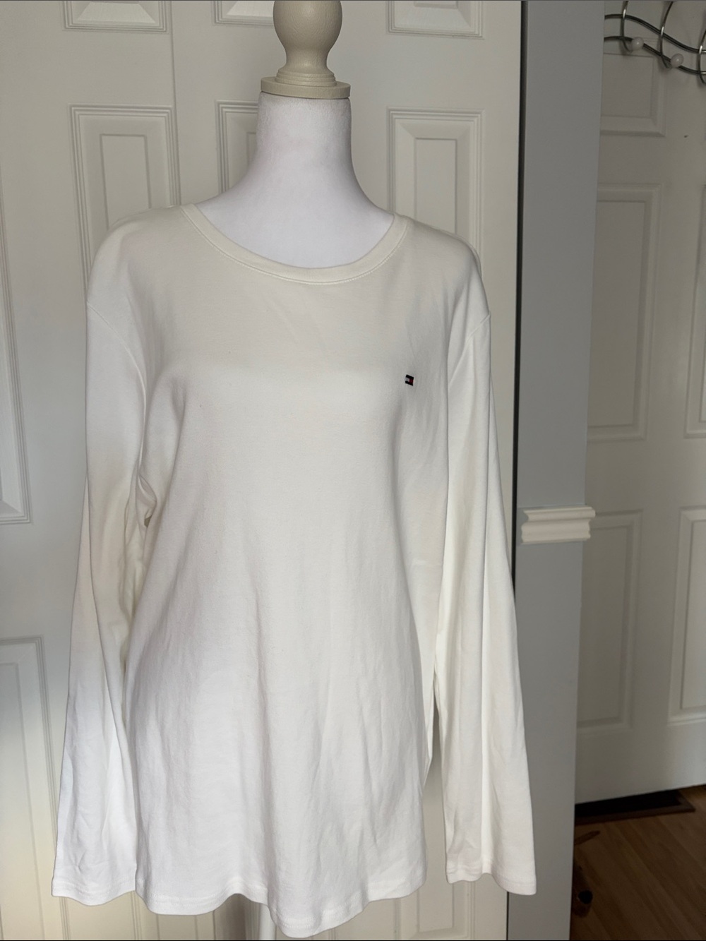 Tommy Hilfiger Women's White Long-Sleeve Tee